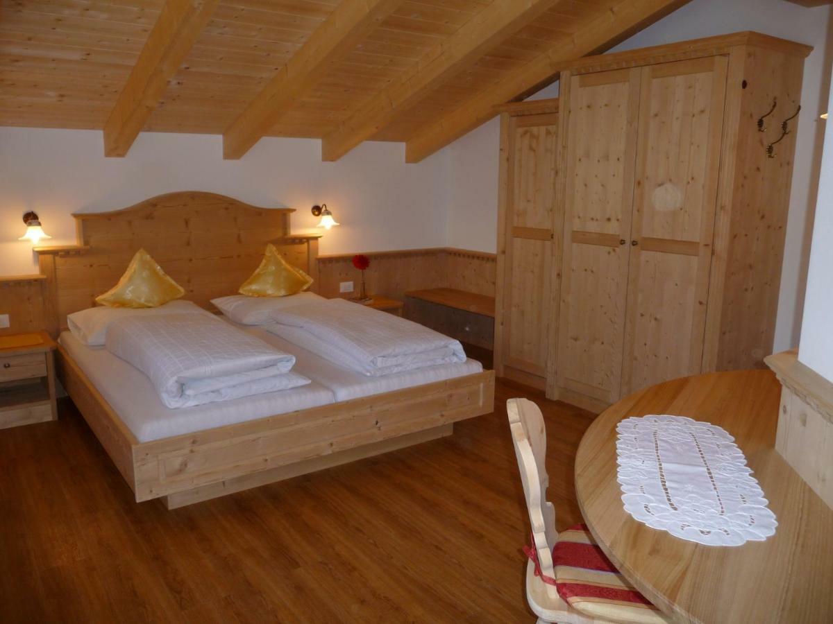 Ferienwohnungen Obermoarhof Lagundo Exterior photo